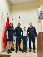 В Абдулино наградили юного победителя в конкурсе рисунка "Мои родители работают в полиции"